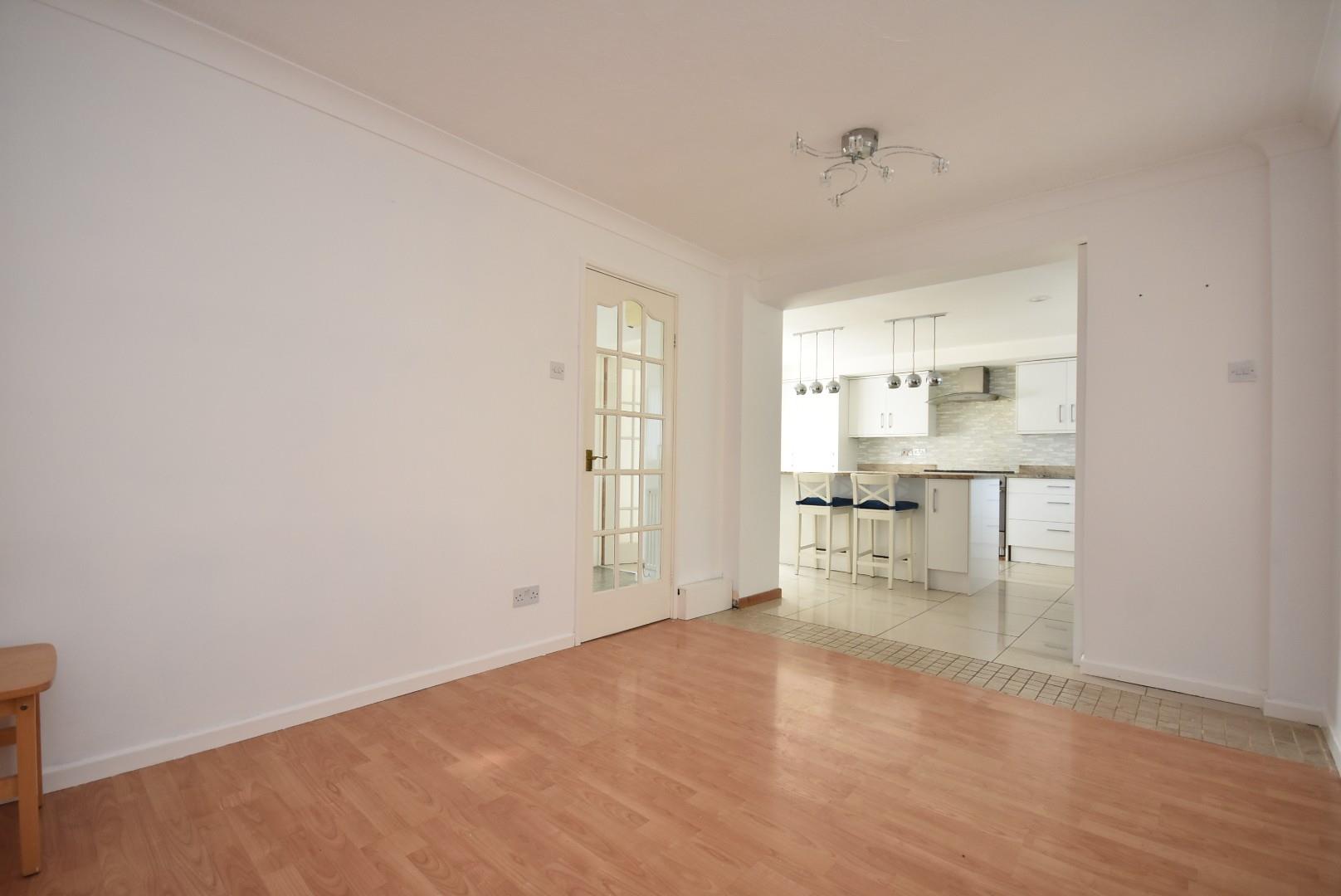 12, Elworthy Close Sully, Penarth, CF64 5TT